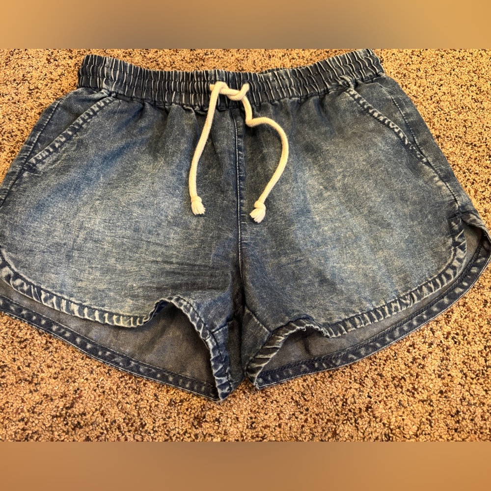 new boundaries women’s x-small drawstring soft jean shorts